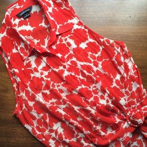 🎉HP x 2🎉 Moda International silk sleeveless top